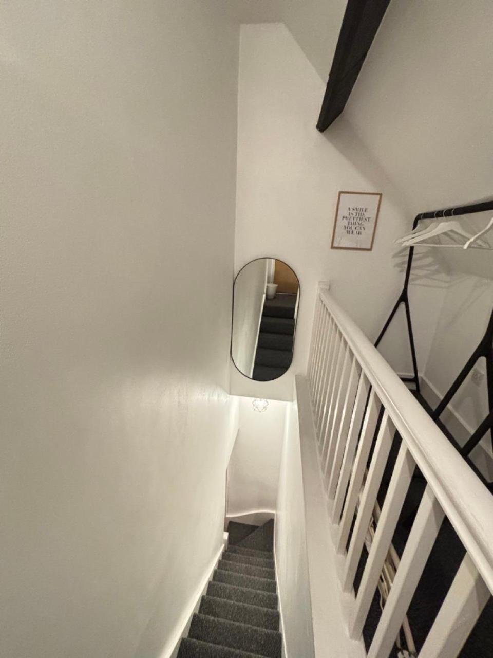 Apartment Horse & Groom *